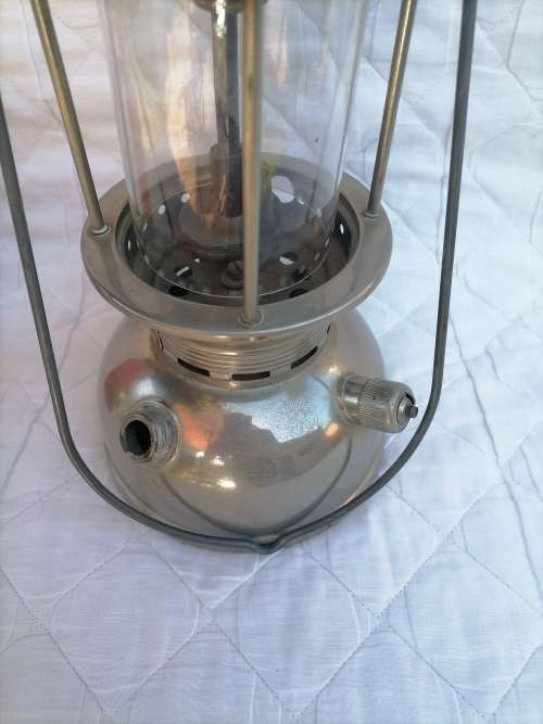 1950s VINTAGE PETROMAX 821/250 CP KEROSENE LANTERN MADE IN GERMANY - AMAZING NO DENTS, WITH GLASS