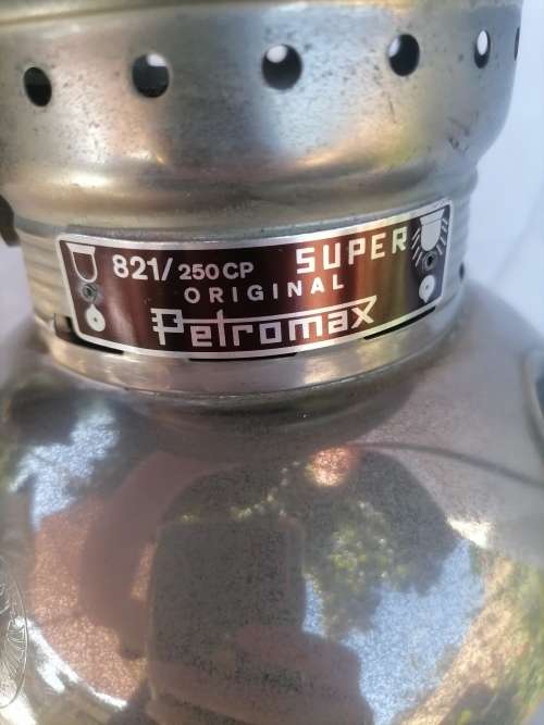 1950s VINTAGE PETROMAX 821/250 CP KEROSENE LANTERN MADE IN GERMANY - AMAZING NO DENTS, WITH GLASS