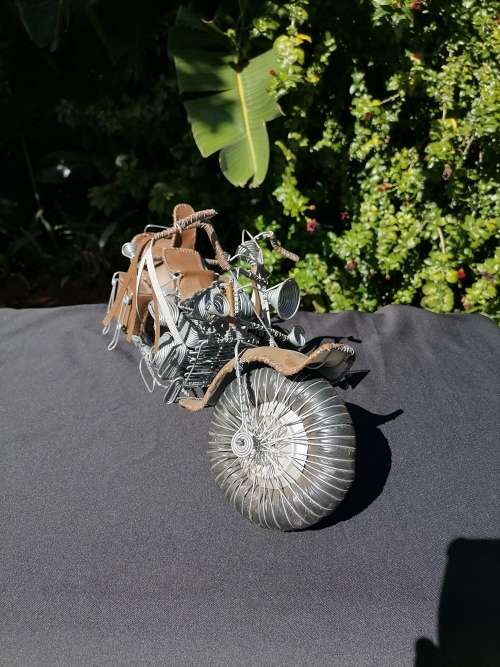 AMAZING HARLEY-WIRED BIKE WITH LEATHER VERY NEAT - 42 CM X 14 CM