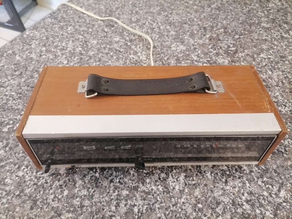 1950`S VINTAGE PYE SOLID STATE RADIO ALARM CLOCK - PORTABLE - REAL DILES - 100% WORKING