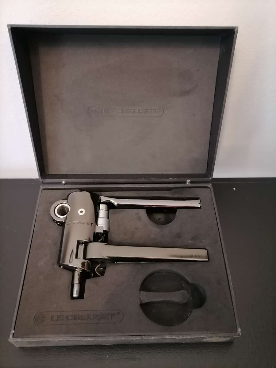Le creuset wine opener with Original Box