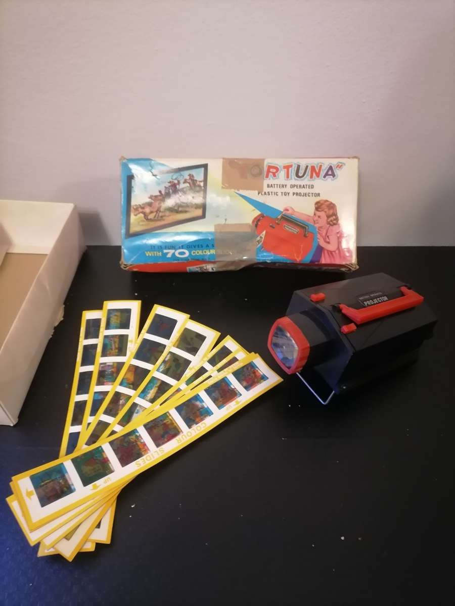 1950`s - Fortuna battery operated projector vintage with Original slides & Box - AMAZING CONDITION