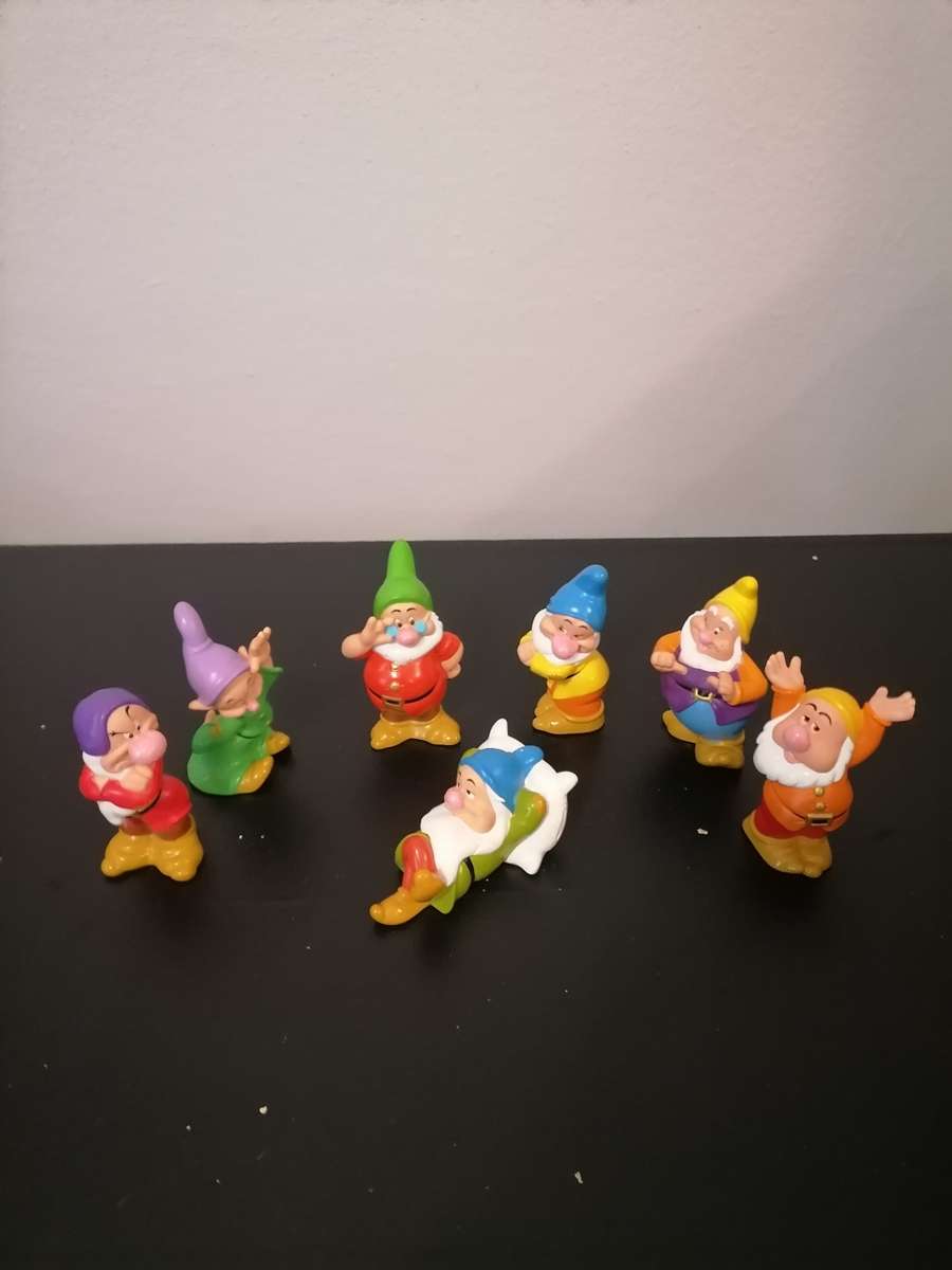 Vintage Walt Disney Productions the 7 Dwarfs Figurines - AMAZING CONDITION