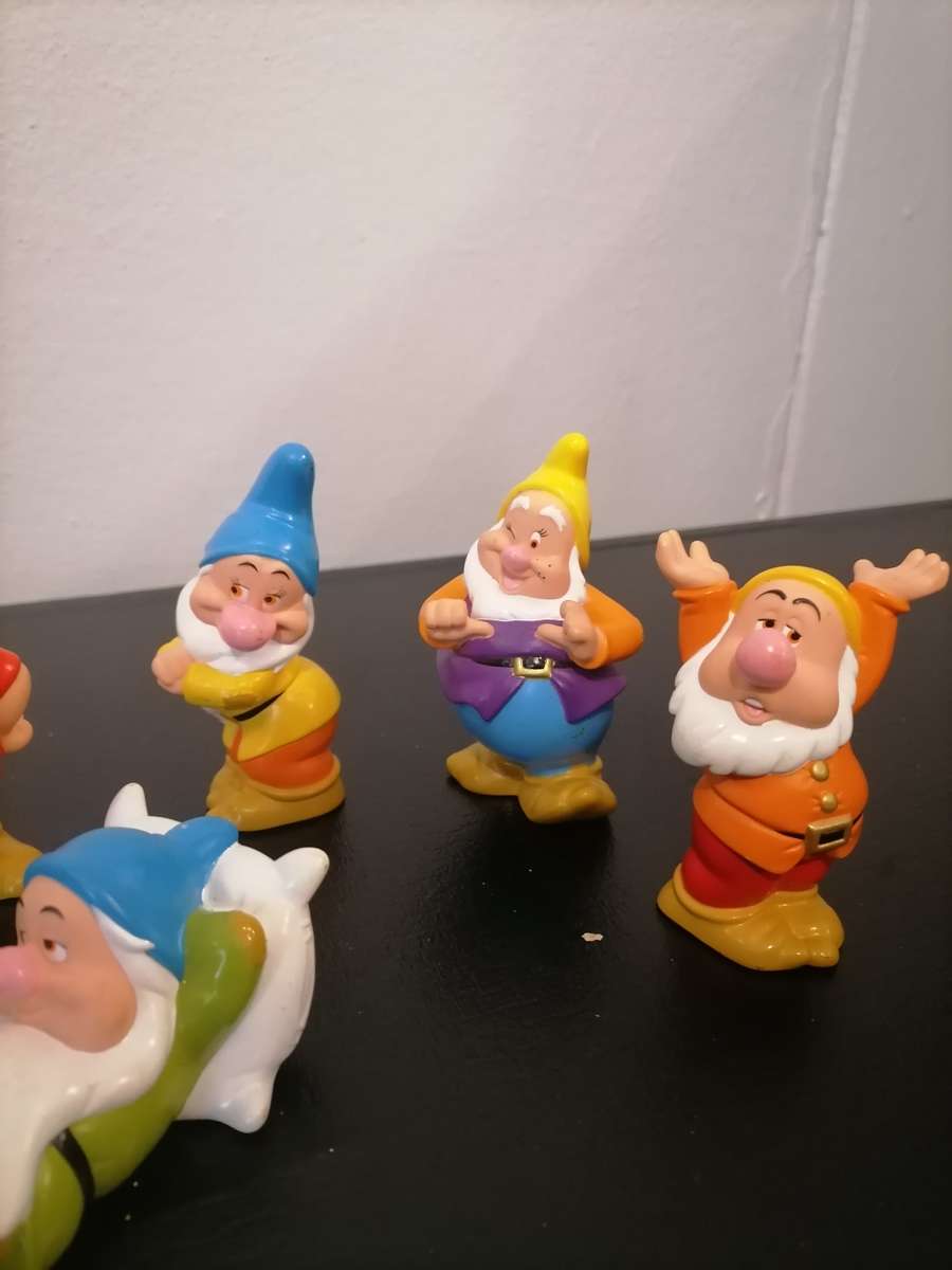 Vintage Walt Disney Productions the 7 Dwarfs Figurines - AMAZING CONDITION