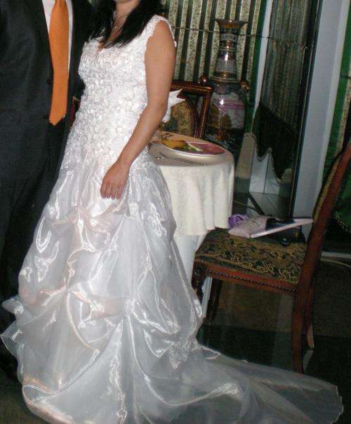 Amazing Wedding dress size 32 Made of Lace and satin