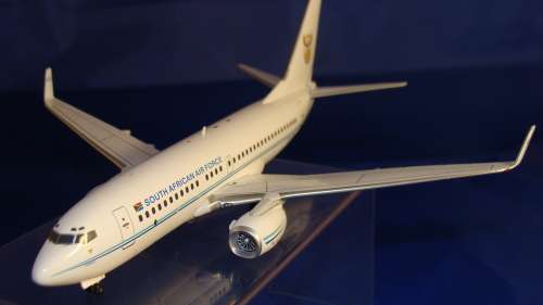 SOUTH AFRICAN AIR FORCE BOEING 737-700, DIE-CAST, SCALE 1:200 by INFLIGHT 200, Limited Ed., with BOX