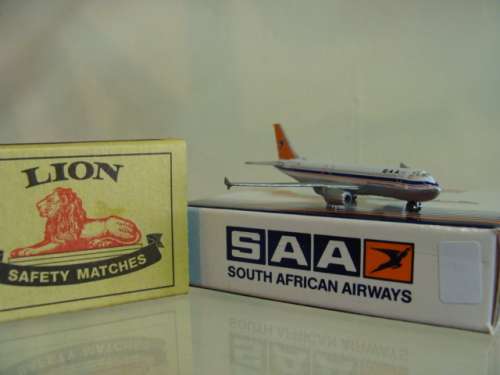 Vintage MINIATURE SAA AIRBUS A320, by SCHABAK, DIE CAST, MINT in BOX