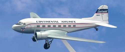 DC-3 DAKOTA, CONTINENTAL AIRLINES, MOULD INJECTED POLY PLASTIC, 1;100