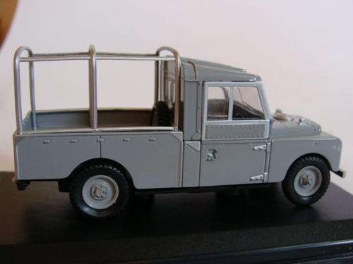 LAND ROVER SERIES 1 GREY 1:43 by Oxford NEW in PERSPEX BOX