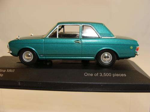 VANGUARDS FORD CORTINA - 1/43 - MINT- die cast LIMITED EDITION