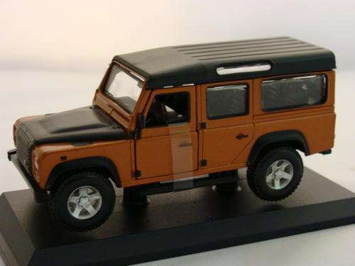 LAND ROVER DEFENDER 110,  DIE-CAST  SCALE 1:32 by BBURAGO