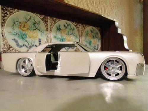 1963 Lincoln continental Scale 1/24