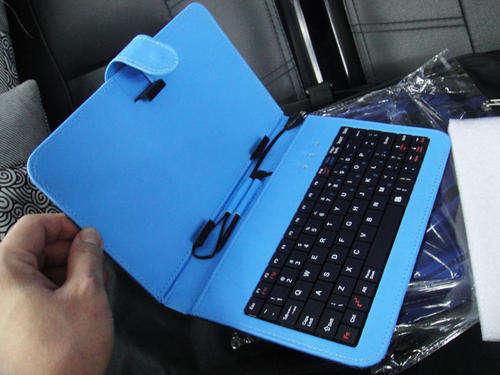 DELUXE Keyboard Case for 7 Inch Android PC Tablet