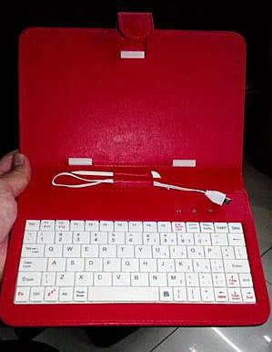 DELUXE Keyboard Case for 7 Inch Android PC Tablet