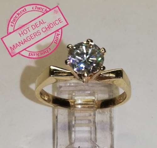 ** 1.1CT TESTED DIAMOND SET IN 9CT SOLID GOLD RING **