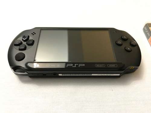 Sony PSP and 7 games -Star Wars Battlefront, Harry Potter, Sonic Rivals, Pirates of the Caribbean...