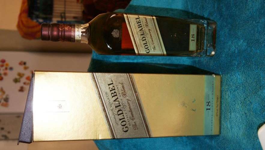 *** JOHNNY WALKER GOLD****