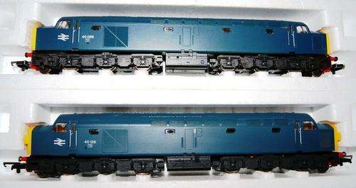 BNIB-  LIMA Class 40 Diesel Twin Locos *** Running No's 40066 and 40126