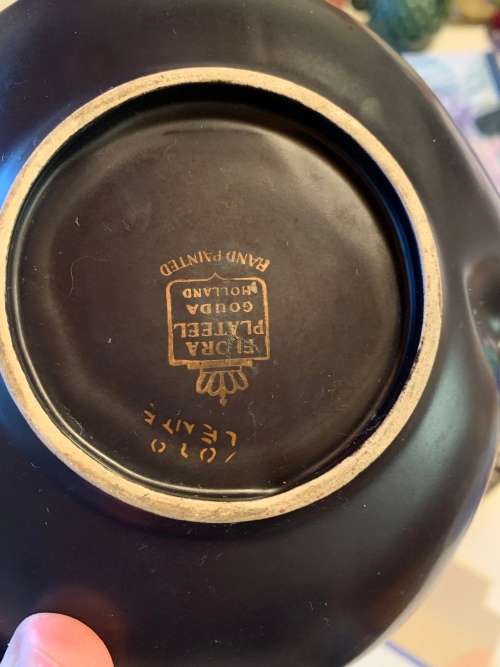 Flora Gouda Plateel dish