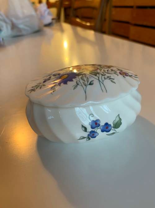 Wedgwood Avebury trinket box