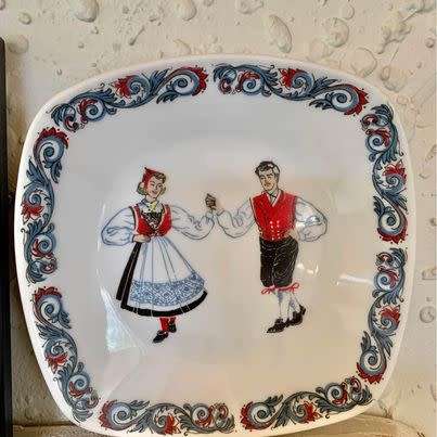 Figgjo Flint plate, folk art design