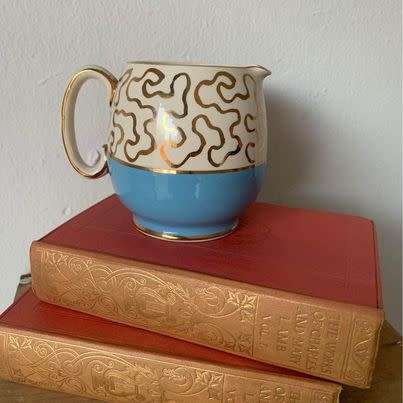 Sadler jug in a rare pattern (squiggle) and rare colour