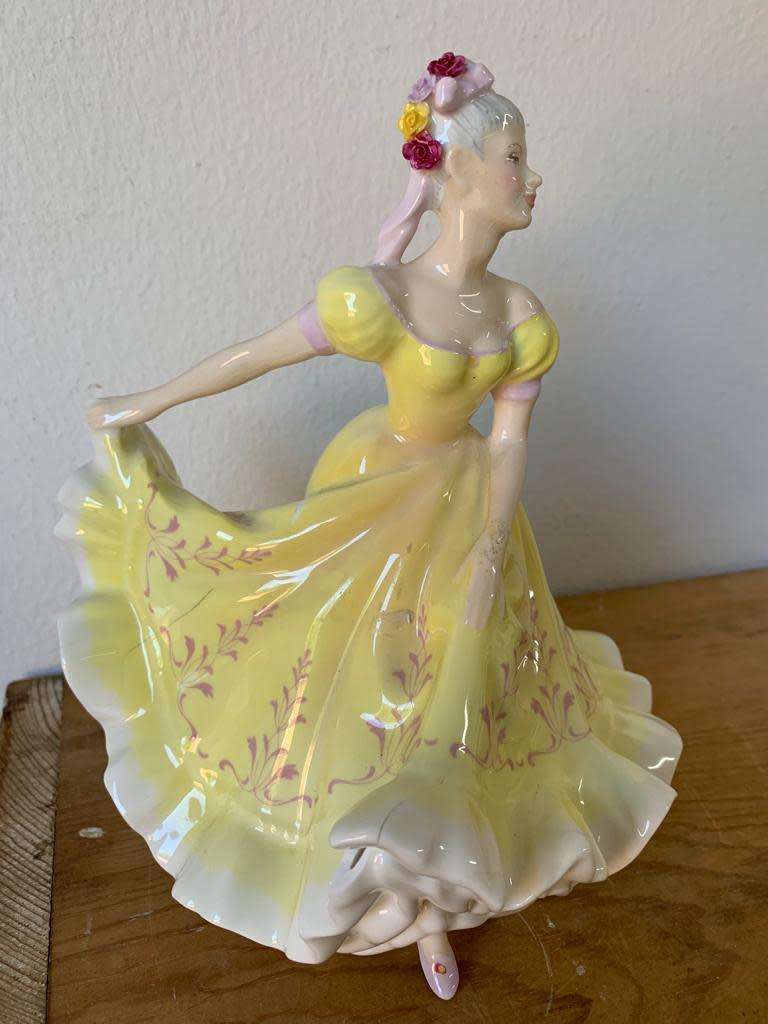 Beautiful large Royal Doulton figurine `Ninette` - minor damage