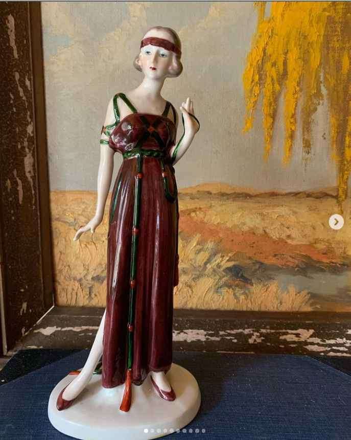 #71 Magnificent Cemark figurine - 27 cm tall