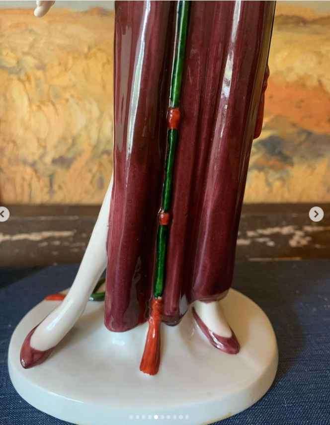 #71 Magnificent Cemark figurine - 27 cm tall