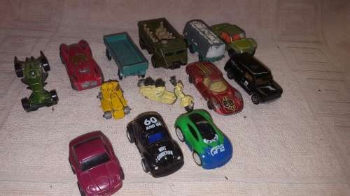 13 x  mixed mostly matchbox car Lot.