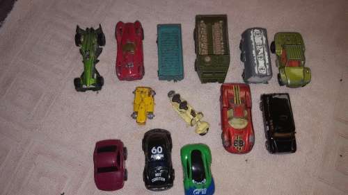 13 x  mixed mostly matchbox car Lot.
