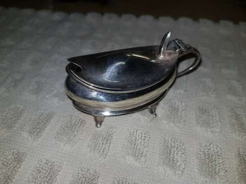 Lovely vintage Birmingham England Silver dish. Blue glass inlay.  STUNNING