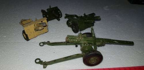 Lovely vintage set of Dinky lone star and crescent cannons. 10 in total