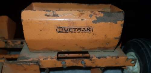 Vintage rare pressed Vetsak metal planter