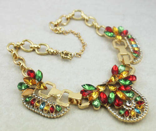 VERY STUNNING RHINESTONE AND CRYSTAL ANTIQUE NECKLACE