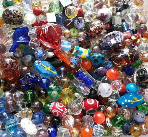 1.1 Kg (+/- 1700 piece)  Mix Beads & Findings -- Mix Packets