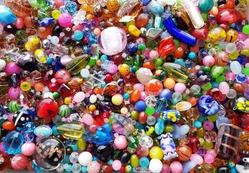 Weekend Special -- 1.8 Kg (+/- 5350 piece)  Mix Beads & Findings -- Mix Packets