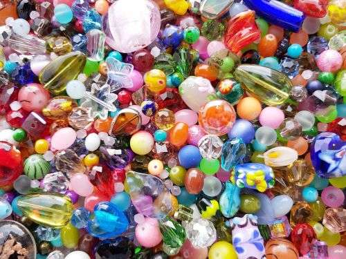 Weekend Special -- 1.8 Kg (+/- 5350 piece)  Mix Beads & Findings -- Mix Packets