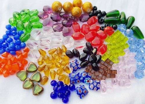 220  Glass Beads As Per Picture