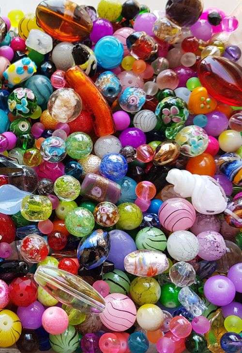 Crazy Wednesday**Free Shipping !!! See Description** 2.2Kg Glass Beads & Findings