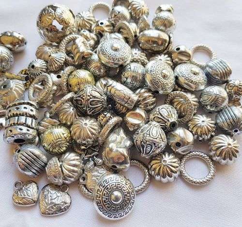 Crazy Wednesday**Free Shipping !!! See Description** 2.2Kg Glass Beads & Findings