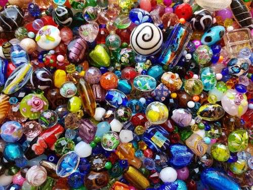 Weekend Special ** 2.2Kg  Assorted Glass Beads & Pearls- +/- 4500 Piece