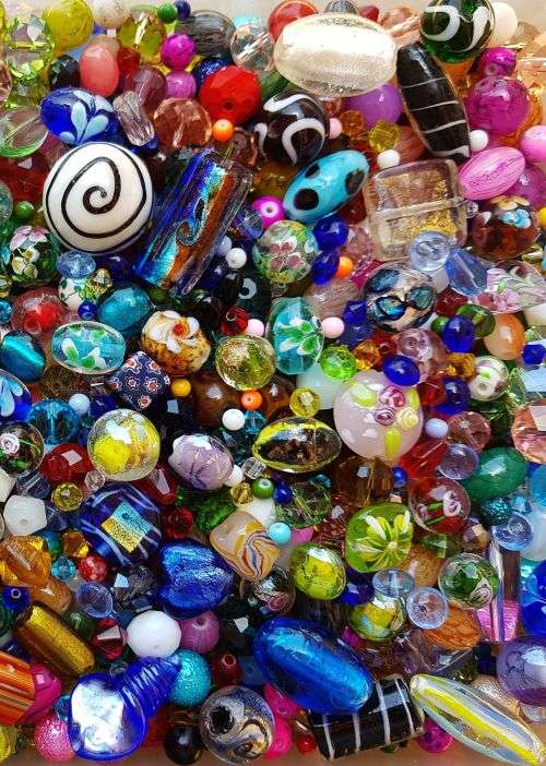 Weekend Special ** 2.2Kg  Assorted Glass Beads & Pearls- +/- 4500 Piece