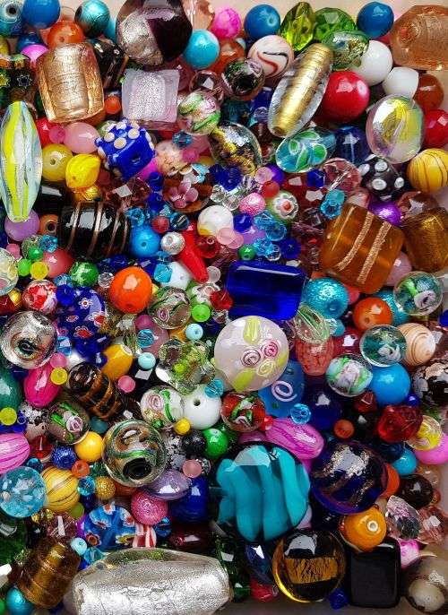Weekend Special** 2.4 Kg  Assorted Glass Beads & Pearls- +/- 5450 Piece