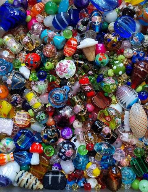 Weekend Special ** 2.3 Kg **  Assorted Beads & Glass Pearls  +/-  5050 Pc