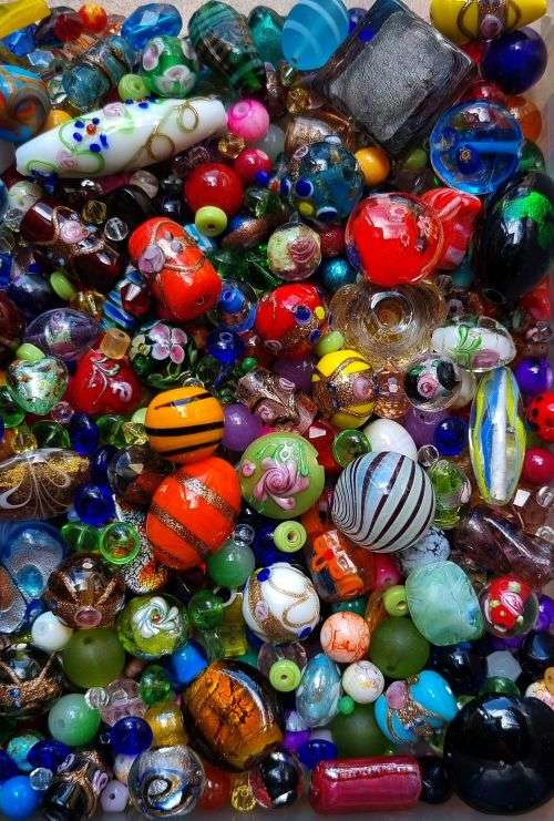 Weekend Special ** 2.3 Kg **  Assorted Beads & Glass Pearls  +/-  5050 Pc