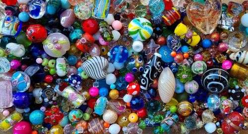 Weekend Special  ** 2.8 Kg  Assorted Beads & Glass Pearls  +/-  6450 Pc