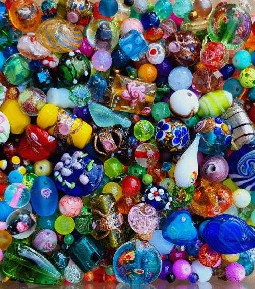 ^^Crazy Wednesday^^  2.8 Kg Assorted Beads  +/-  7400pc