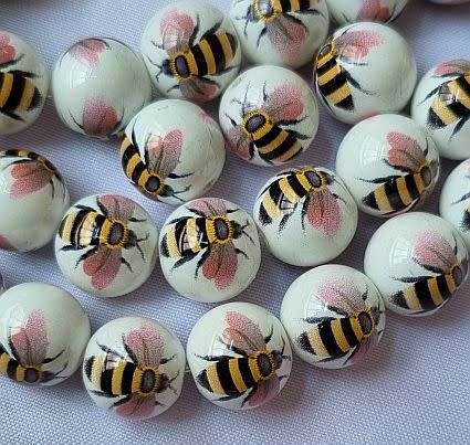 5pc x 12mm White / Painted Bee / Round Glass Beads