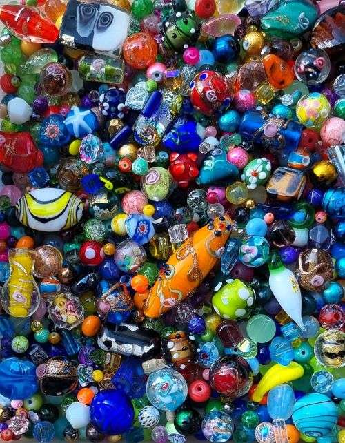 !!Weekend Special!!  3Kg Mixed Assorted Glass Beads  +/- 7400 pc